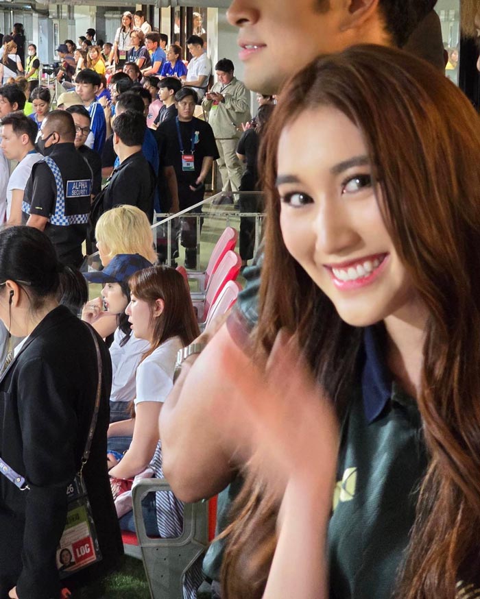 เบส รักษ์วนีย์