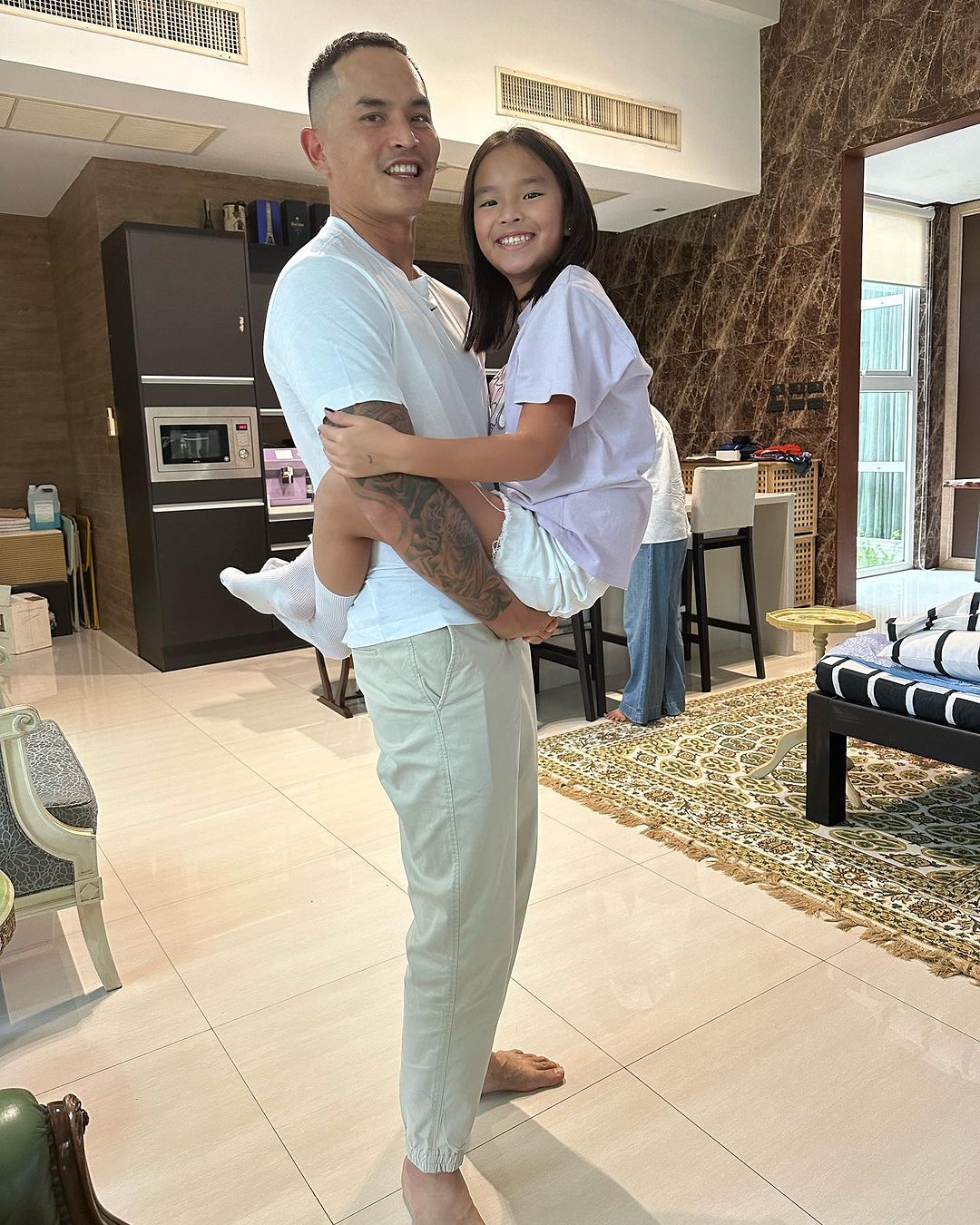 แอฟ ทักษอร