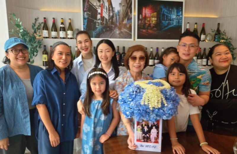 โบว์ เบญจวรรณ ร่วมเฟรมครอบครัว แบงค์ พชร