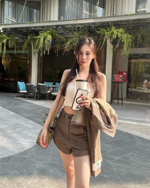 หยิน ฝันดาว ประวัติ