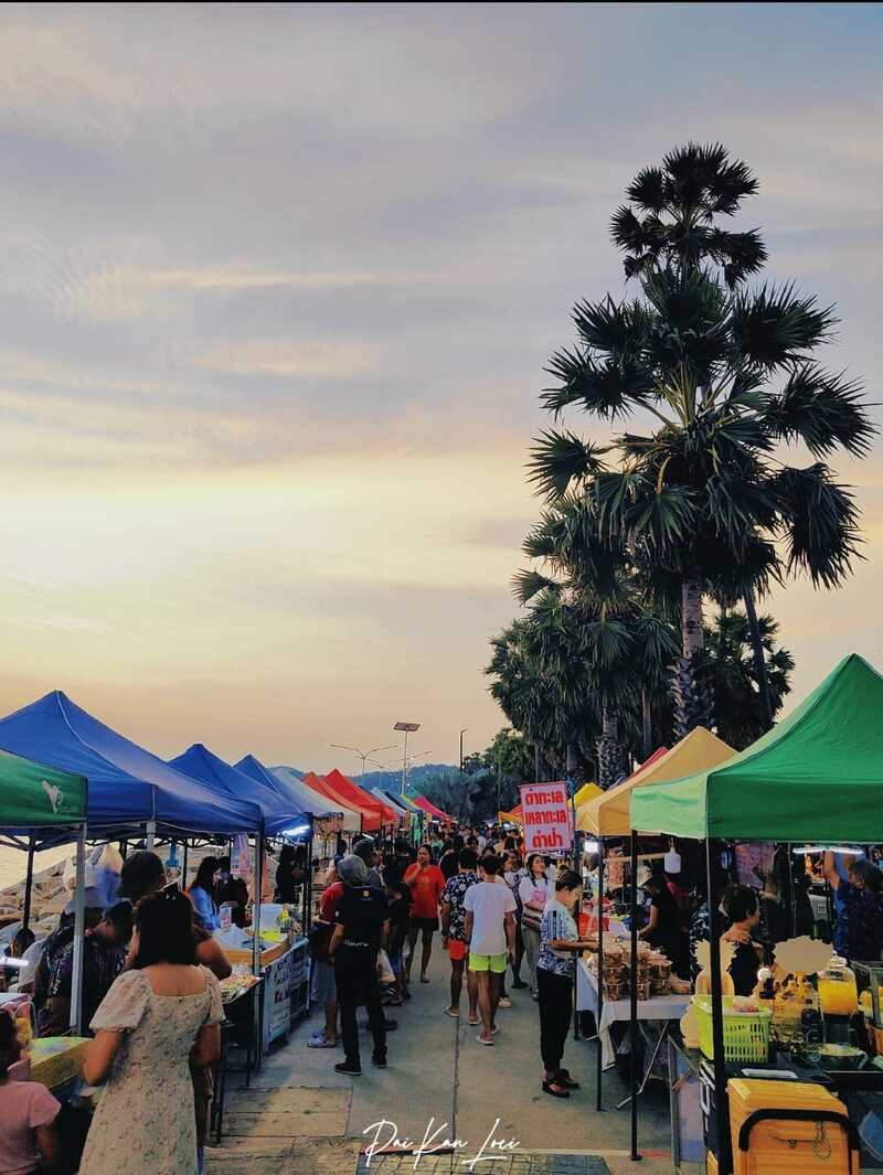 ตลาดเด็ดพัทยา-สัตหีบ ตลาดนัดริมหาดดงตาล