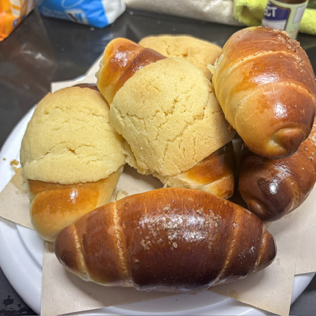 สูตรขนมปังเกลือแครกเกอร์ หรือ Craquelin Shio Pan เมนูขนมปัง ขนมปังเกลือ ชิโอะปัง สูตรขนม