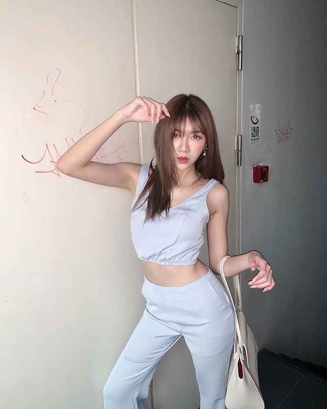 ชมพู่ ศศิ