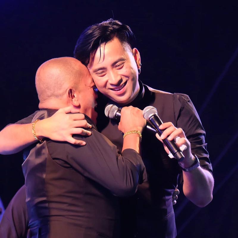 น้าค่อม ชวนชื่น