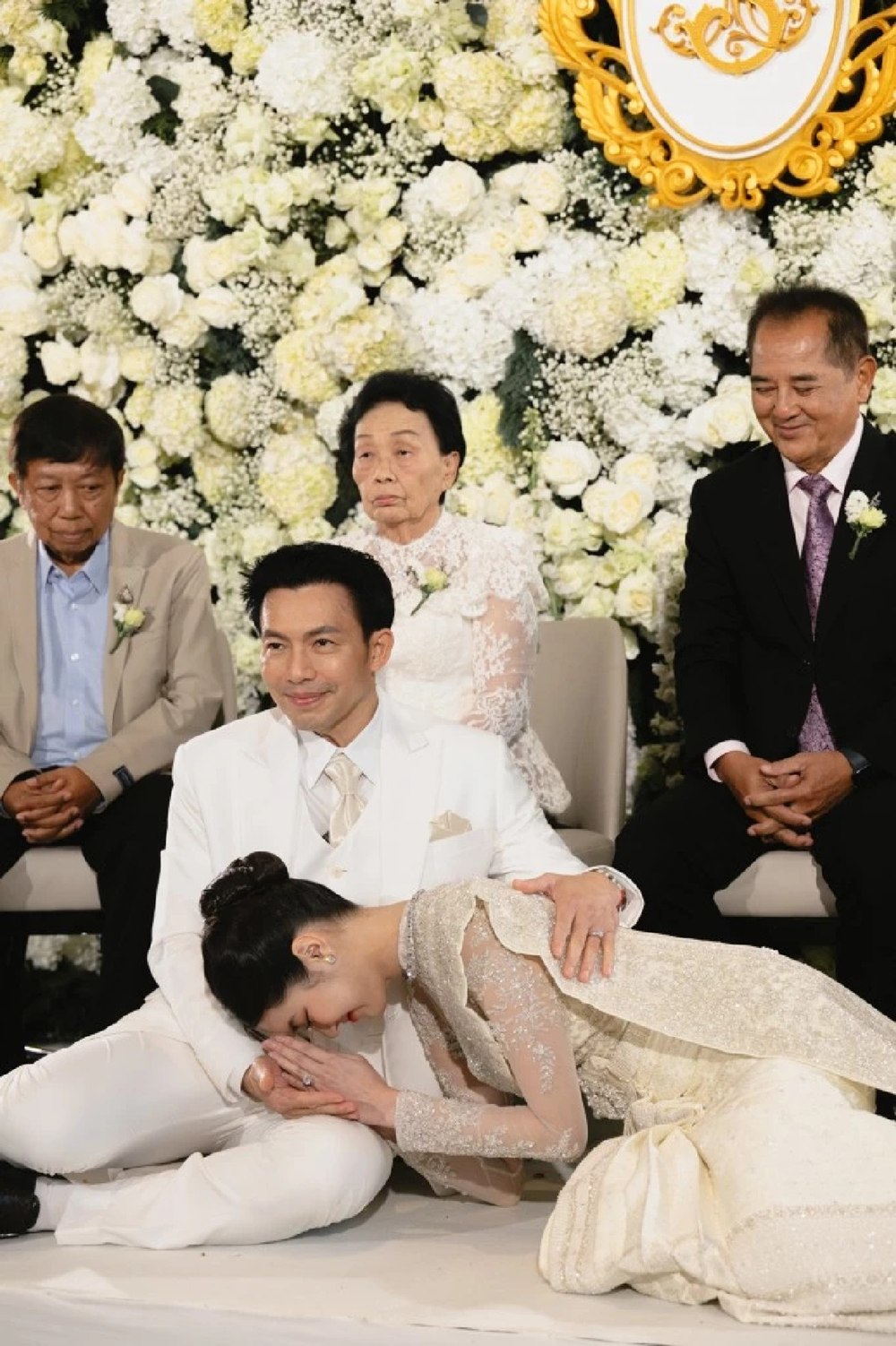 หมอสอง นพรัตน์ น้องออน สมฤทัย แต่งงานหวานชื่น ฉลองสมรสพระราชทาน