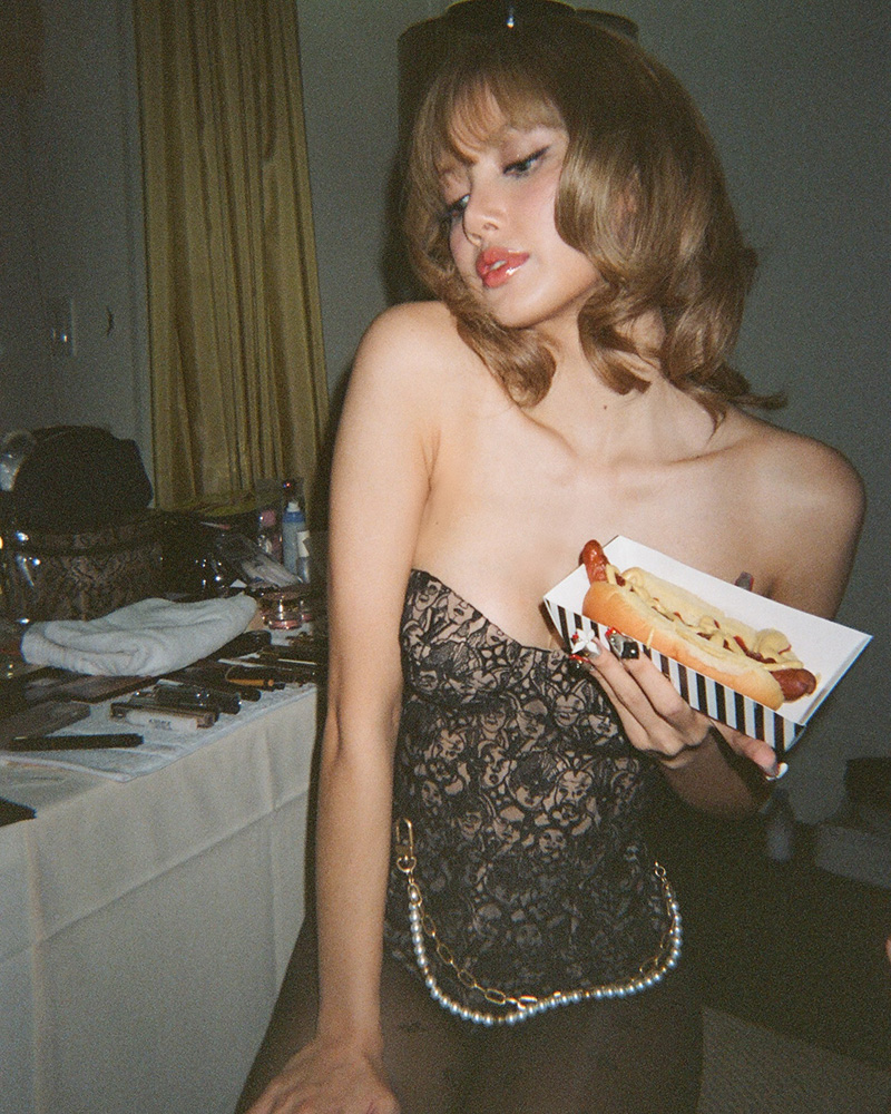 ลิซ่า กับท่าเต้นทุบสะโพก