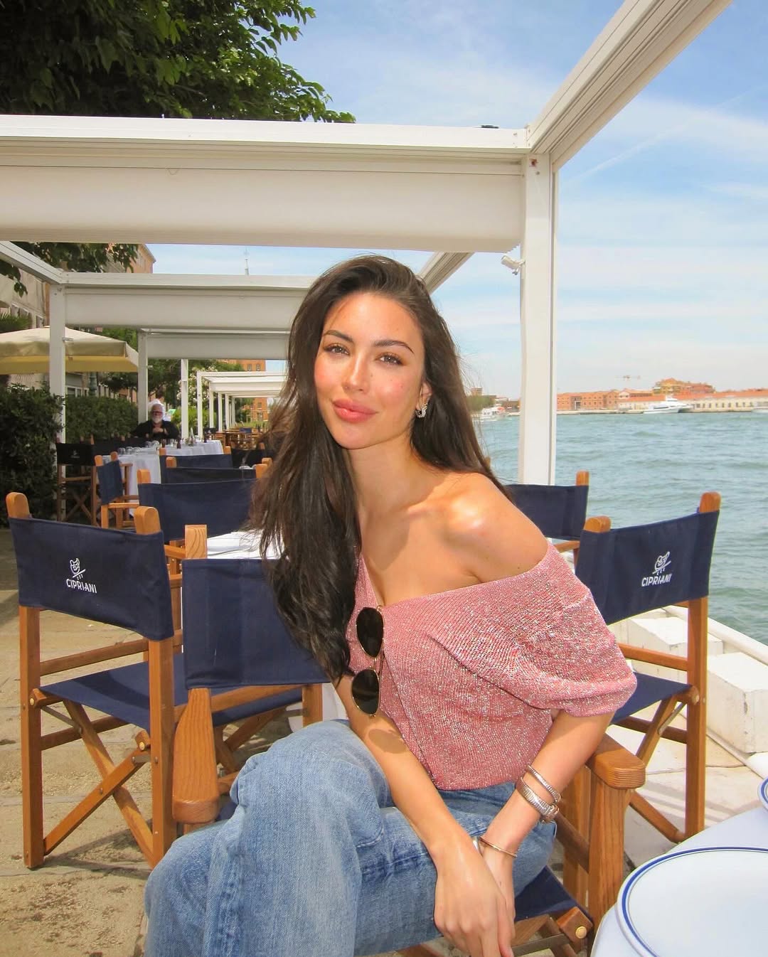 เจสซี่ เดอะเฟซ นางแบบสาวสวยหุ่นสับ