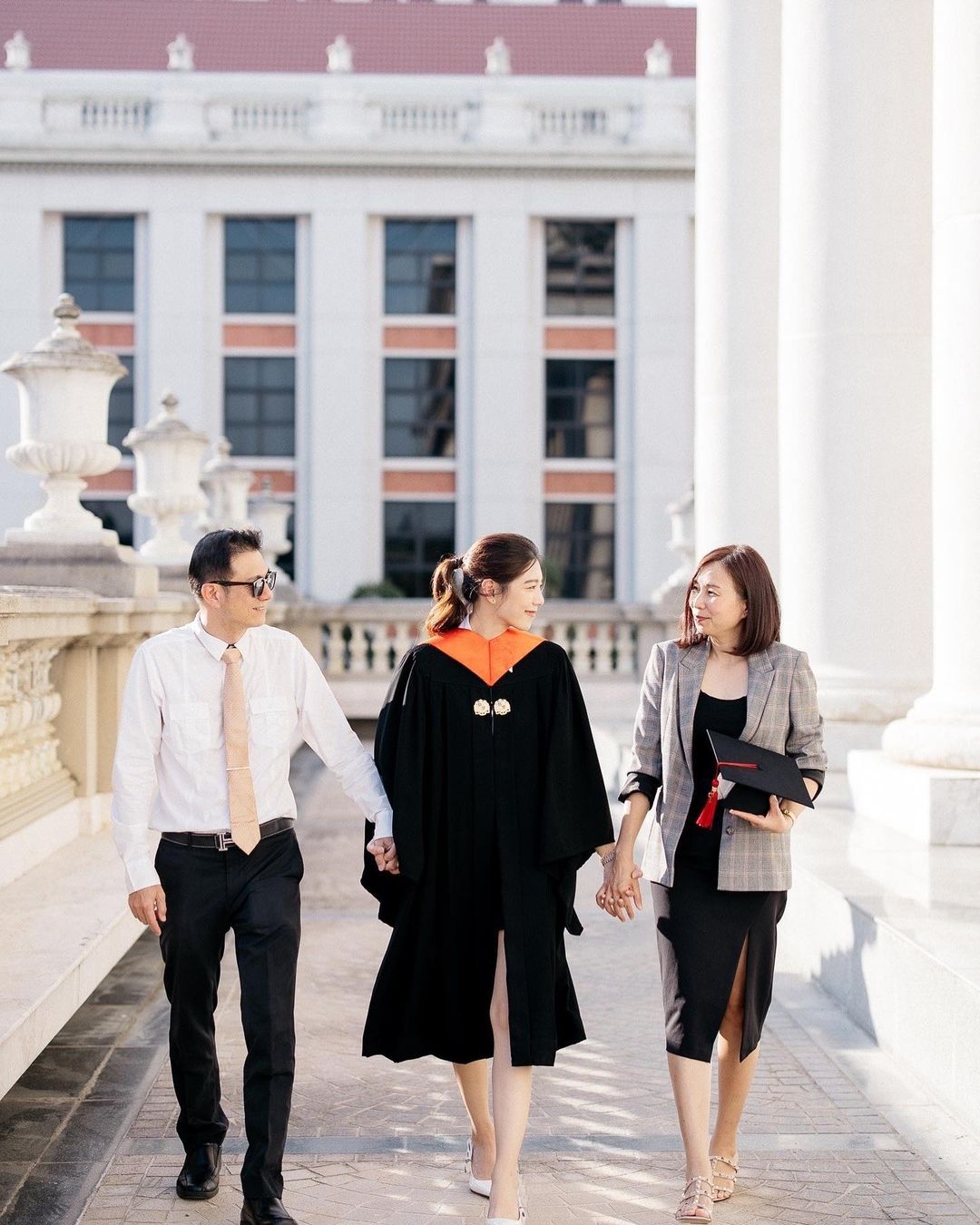 เหม่เหม ธัญญวีร์