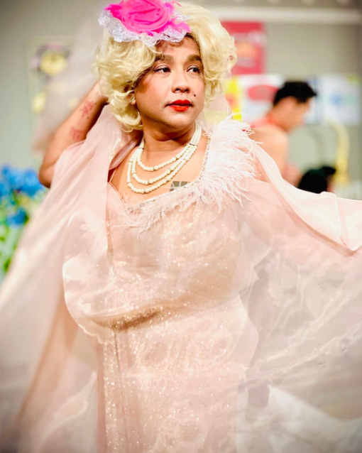 จั๊กกะบุ๋ม เชิญยิ้ม ประวัติ