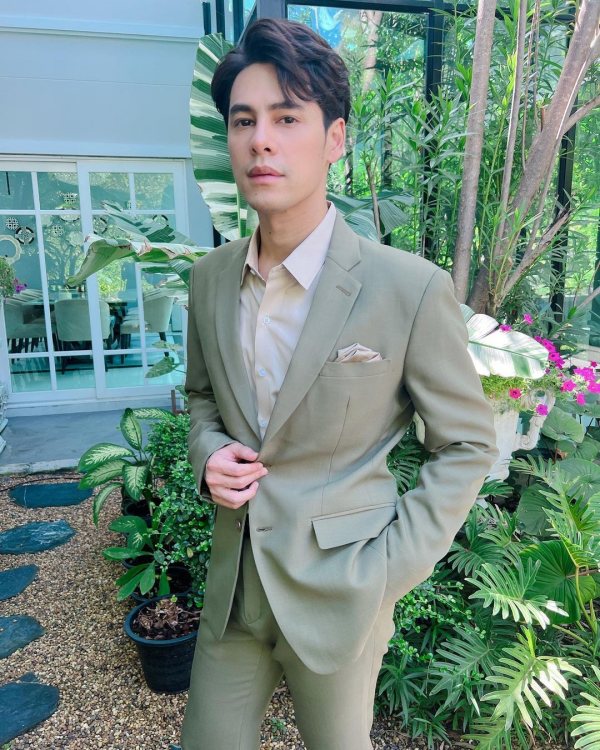 ประวัติ ซี ศิวัฒน์