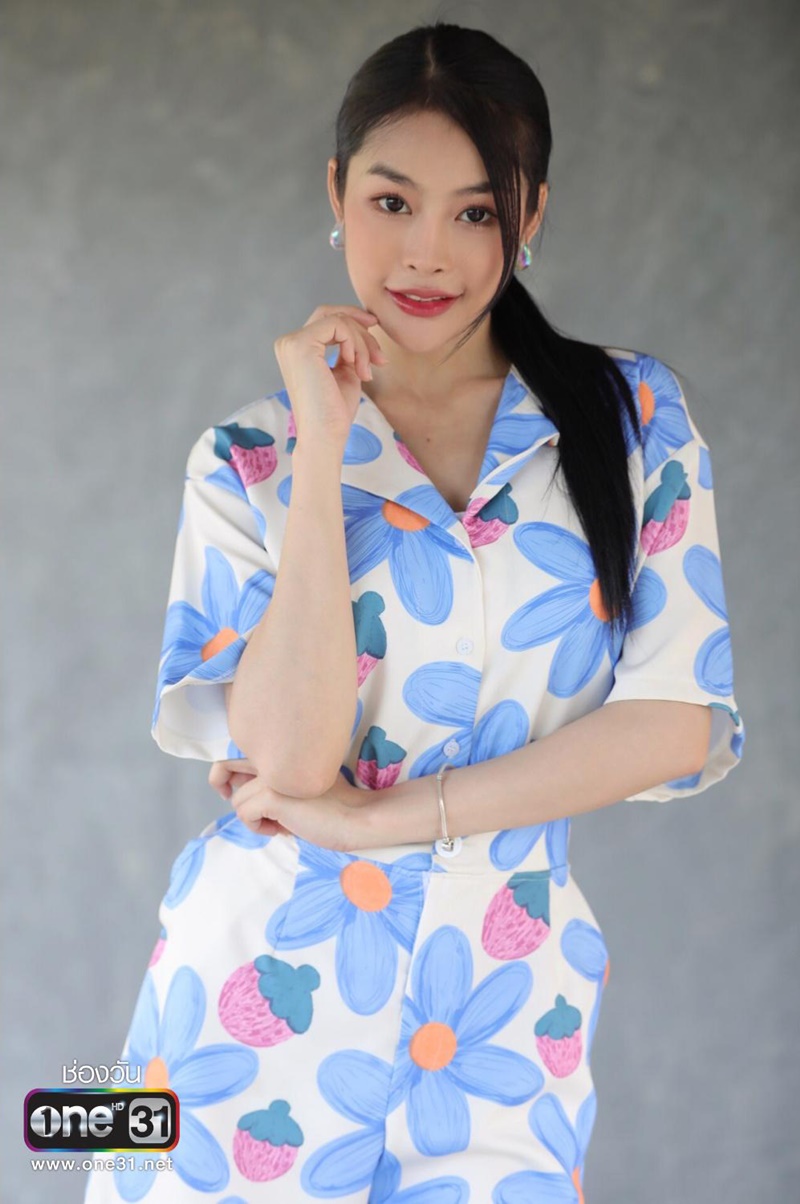 เทียนซ่อนแสง แพ็กกี้ สกลนรี