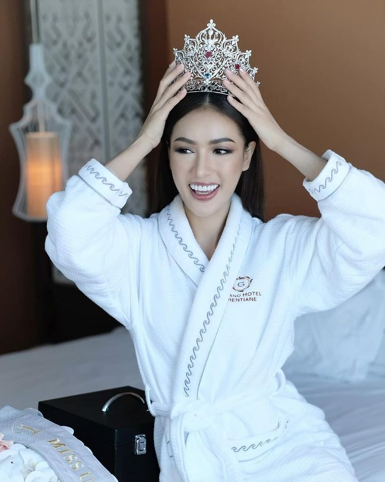 มิสยูนิเวิร์สลาว 2021