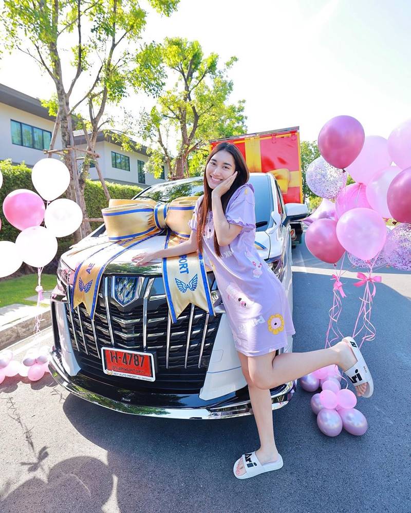 เบส รักษ์วนีย์, ลูกสมรักษ์, ตงตง กฤษกร