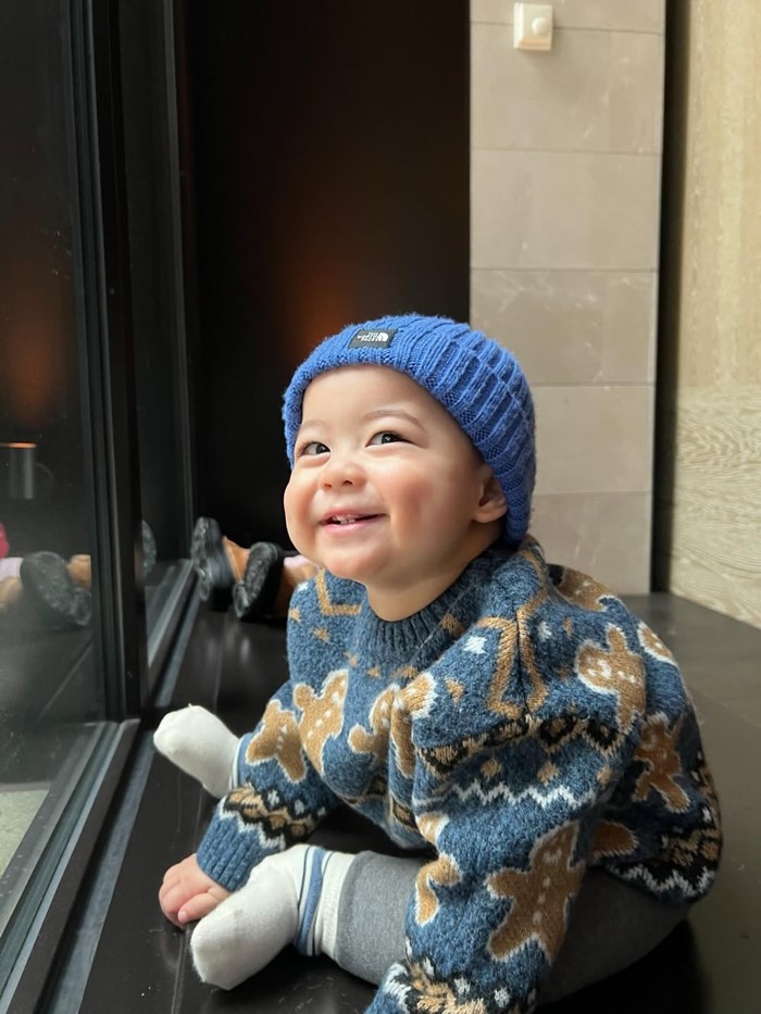 แพทริเซีย พาน้องเอลิเซีย และน้องแพทริค สัมผัสหิมะที่ญี่ปุ่น