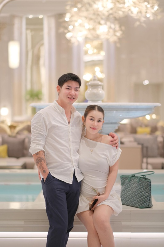 ครูเบียร์ นุติญา อุ้มท้องเข้า รพ.