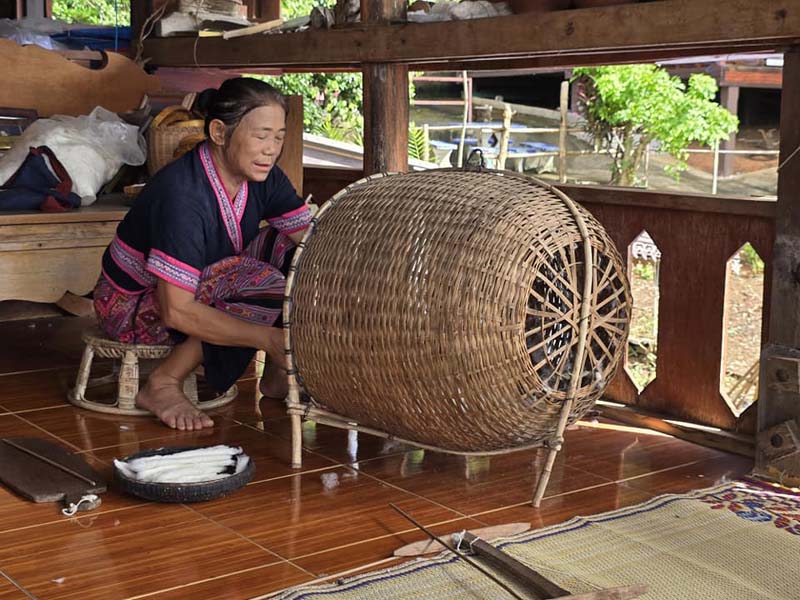 ผ้าทอไทลื้อ