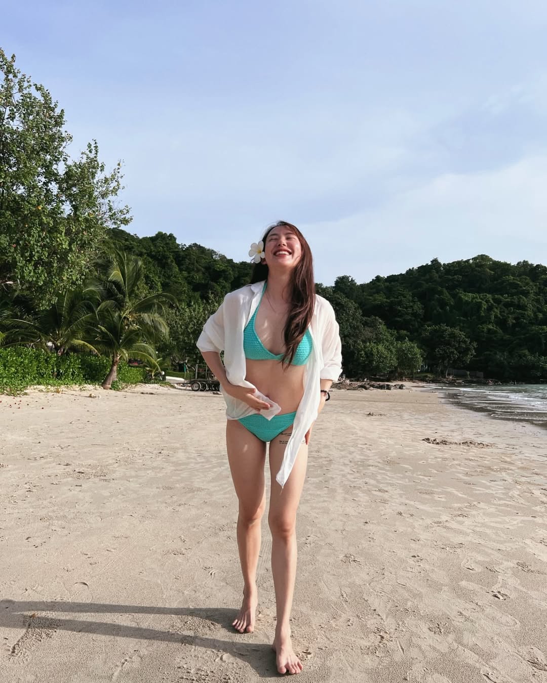 เชอรีน ณัฐจารี น้องสาวนิชคุณ 2PM ในชุดทูพีซ