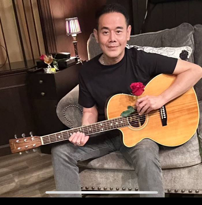 เป็ก สัณณ์ชัย 