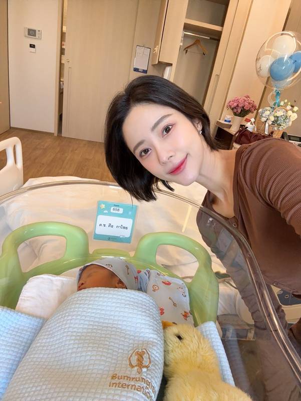 แจม ชรัฐฐา เผยภาพอุ้มเด็ก