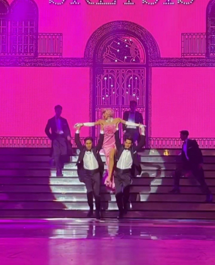 พลอย เฌอมาลย์ 