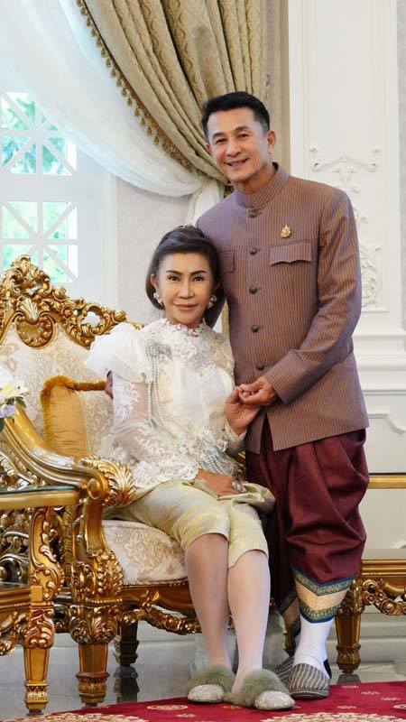 เปิดภาพบ้านหมอชลน่าน ศรีแก้ว หัวหน้าพรรคเพื่อไทย สวยอลังการ 