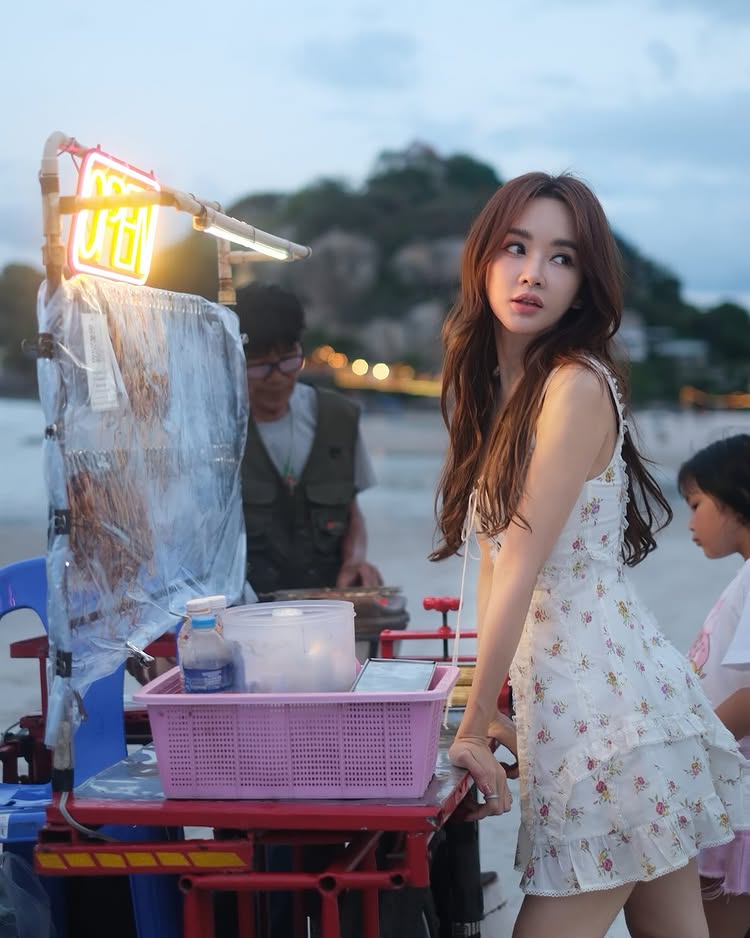 เป้ย ปานวาด ส่งท้ายทริปสงกรานต์แบบซุปตาร์ ใส่ทูพีซโชว์อึ๋ม