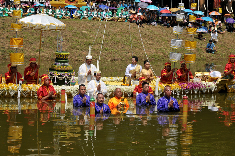 อีเวนต์เดือนกันยายน 2568 ประเพณีอุ้มพระดำน้ำ