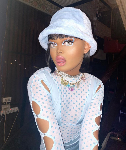 เมญ่า ซันซัน ประวัติ