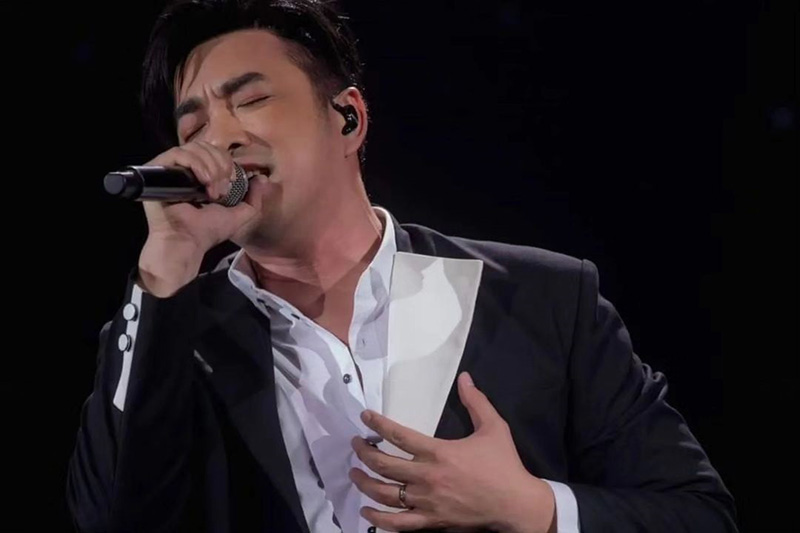 เจมส์ เรืองศักดิ์