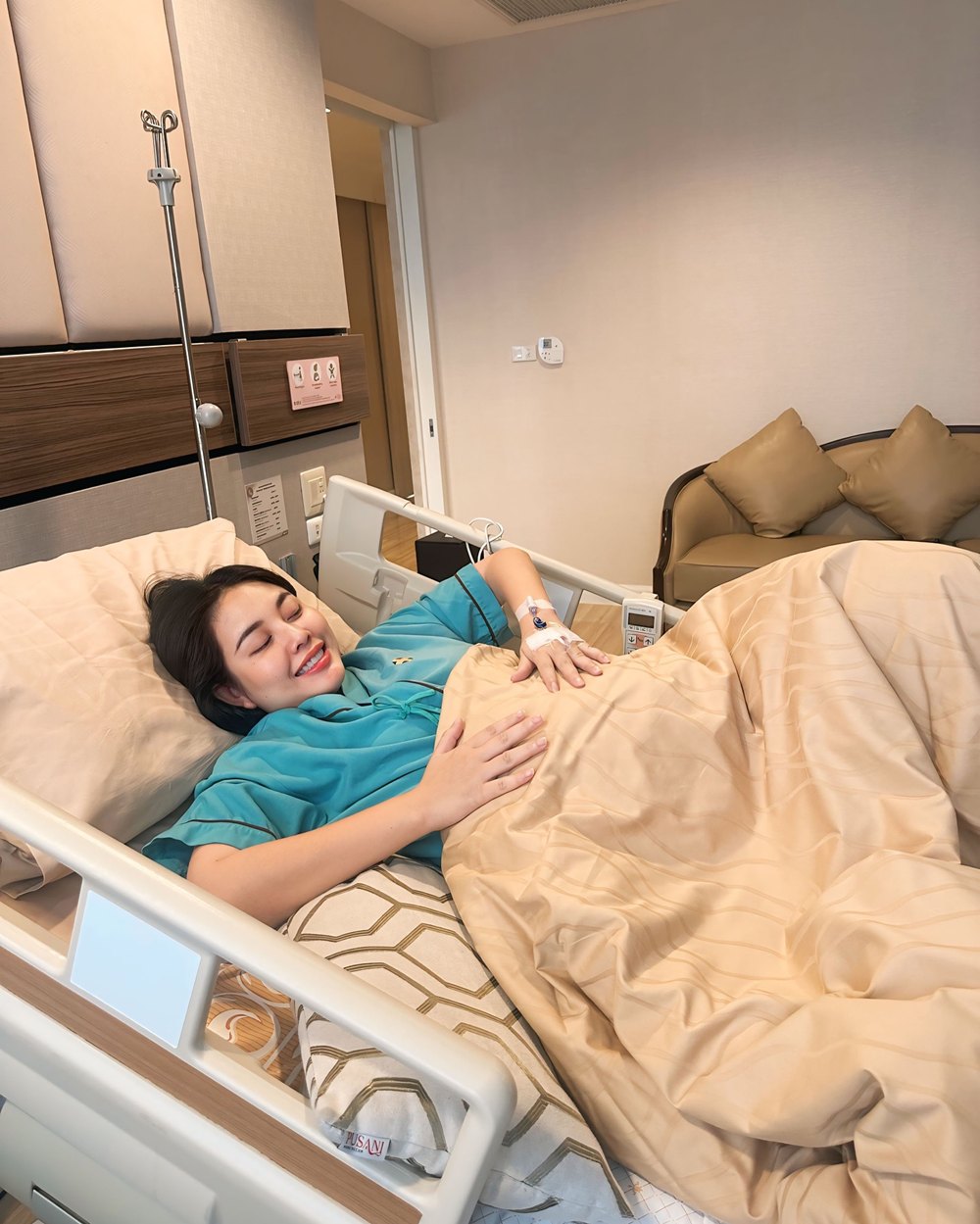 บิว วราภรณ์ คลอดแล้ว พี่ธนิน เผยภาพแรกลูกชาย น้องเบนนี่