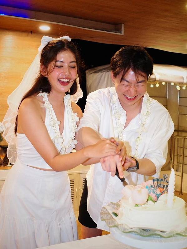 มะเหมี่ยว พรชดา ถ่ายพรีเวดดิ้งใต้น้ำ