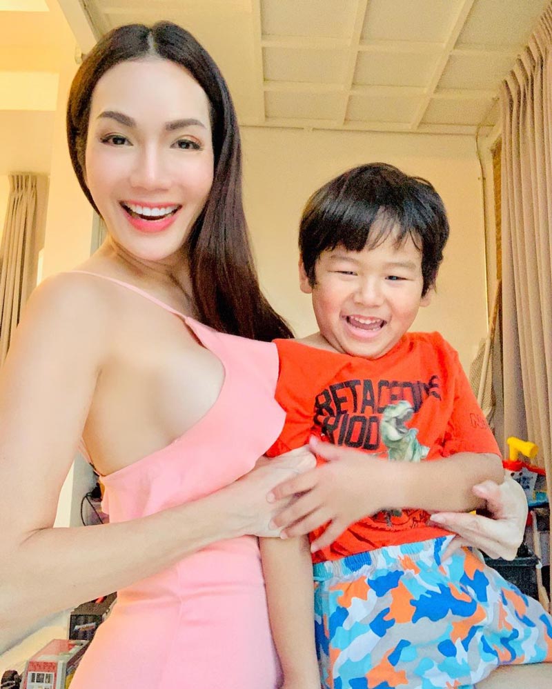 อ๋อม สกาวใจ