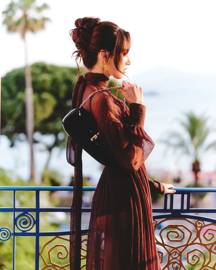 ใหม่ ดาวิกา โททัลลุคสุดชิค สวยเฉิดฉาย กระทบไหล่คนดังระดับโลกมากมาย 