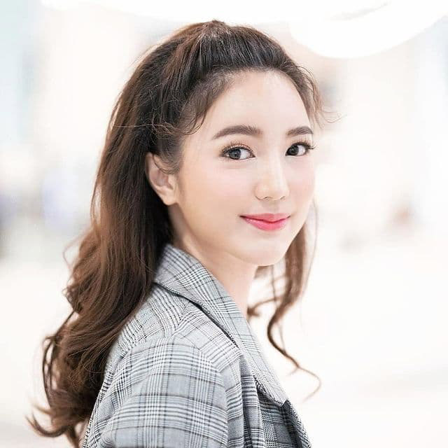 บัว นลินทิพย์