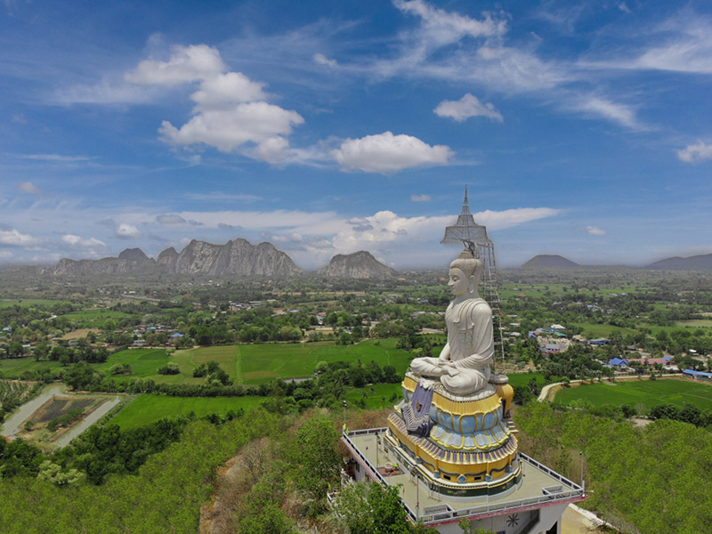 ไหว้พระราชบุรี ทำบุญเสริมดวง เพิ่มความมั่งคั่งรุ่งเรืองใกล้กรุงเทพฯ