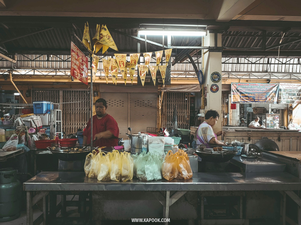 ตลาดหัวรอ อยุธยา