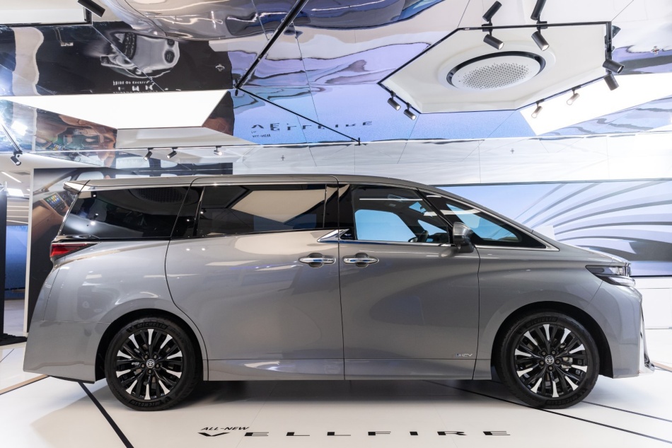 toyota vellfire 2024