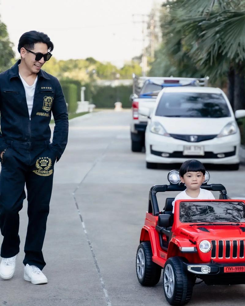 ดีเจเพชรจ้า