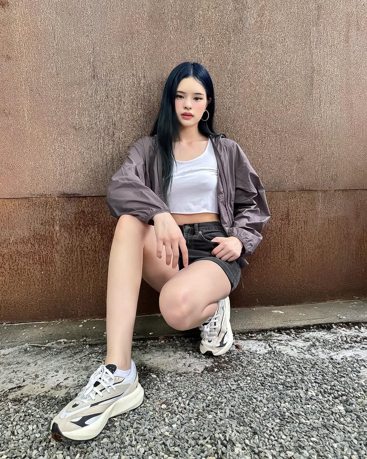 แอลลี่ อชิรญา กับแฟชั่นชุดเดินตลาดกลางคืนที่หัวหิน