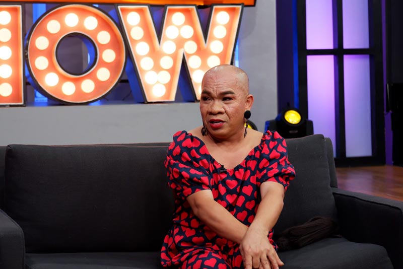 อรชร เชิญยิ้ม