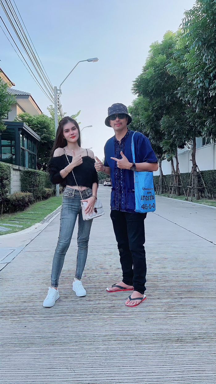 เอ๋ มิรา