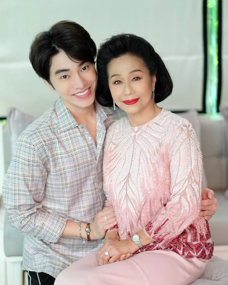 น้องฉัตร