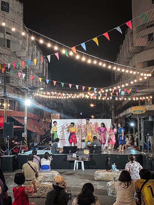 ถนนคนเดินเพชรบุรี 