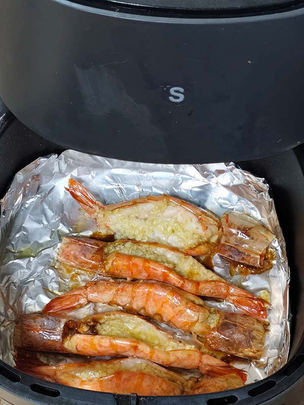 สูตรกุ้งย่างเนยจากหม้อทอดไร้น้ำมัน กุ้งย่างเนยกระเทียม