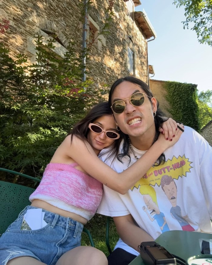 วี วิโอเลต, เก้า จิรายุ