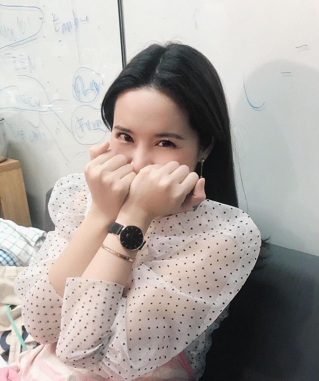 แอนนี่ สรารัตน์