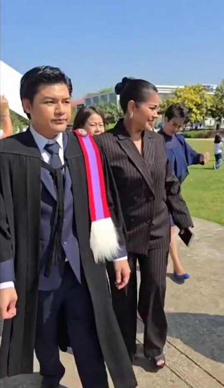 น้องภู ลูกชาย ตั๊ก-นุ้ย รับปริญญาแล้ว