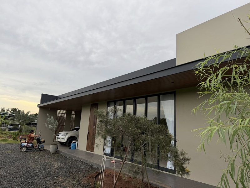 บ้านกลางทุ่งนา