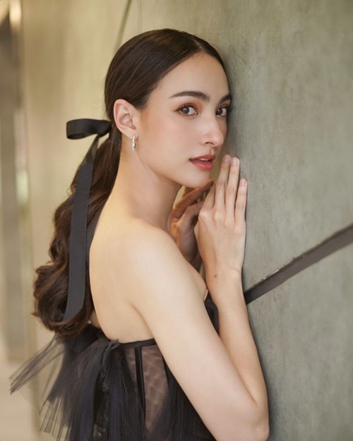 แอนน่า กลึคส์