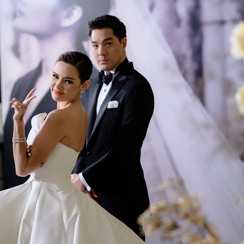 หญิง รฐา